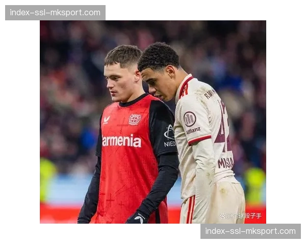 拜仁慕尼黑公布对阵勒沃库森大名单,伤愈复出后卫入选 拜仁慕尼黑公布对阵勒沃库森大名单,伤愈复出后卫入选